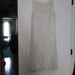 Carmen Marc Valvo cream color lace sleeveless dress 14w